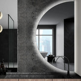 Specchio LED Mezza Luna | Controllo tramite interruttore a muro | Luce bianca fredda - Reyze Serie Ambient Modello 1 - Lato Destro
